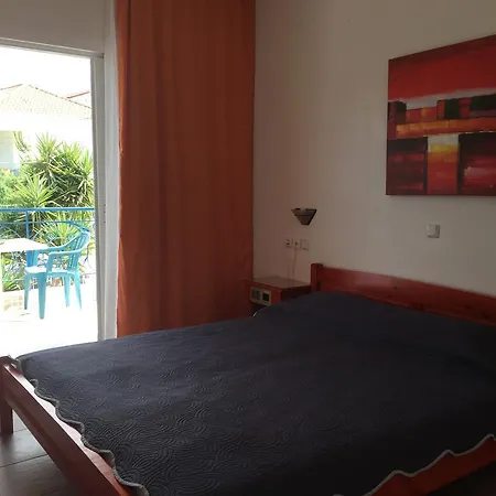Victor Eleni Apart Otel 2*