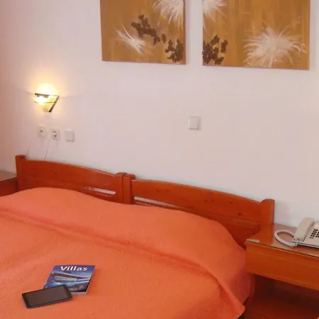 Victor Eleni Apart Otel 2*