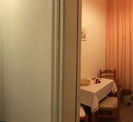 Victor Eleni Ξενοδοχείο με διαμερίσματα